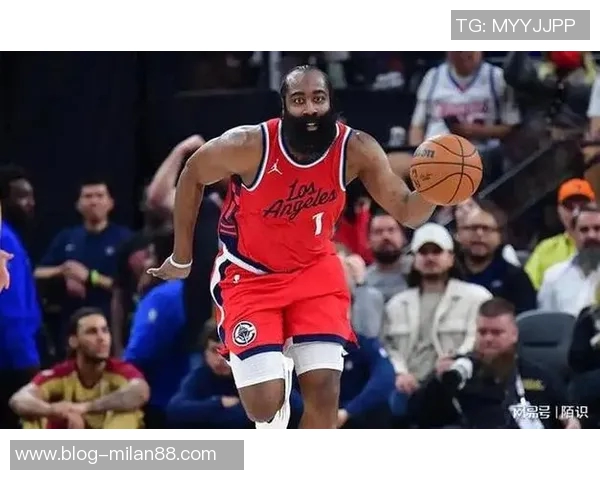 球员单场得分30对球队战绩的影响分析:伦纳德与哈登的对比研究 球员单场得分30对球队战绩的影响分析:伦纳德与哈登的对比研究