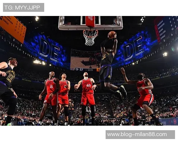 湖人内线失守艾顿海斯缺阵篮板惨败开拓者净负15个 湖人内线失守艾顿海斯缺阵篮板惨败开拓者净负15个